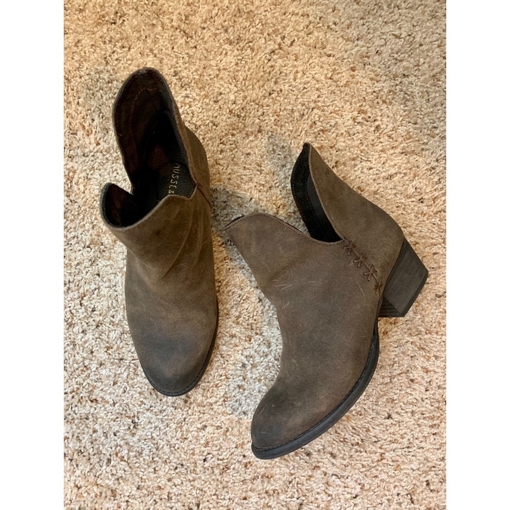 Musse & Cloud Cut Out Ankle Boots